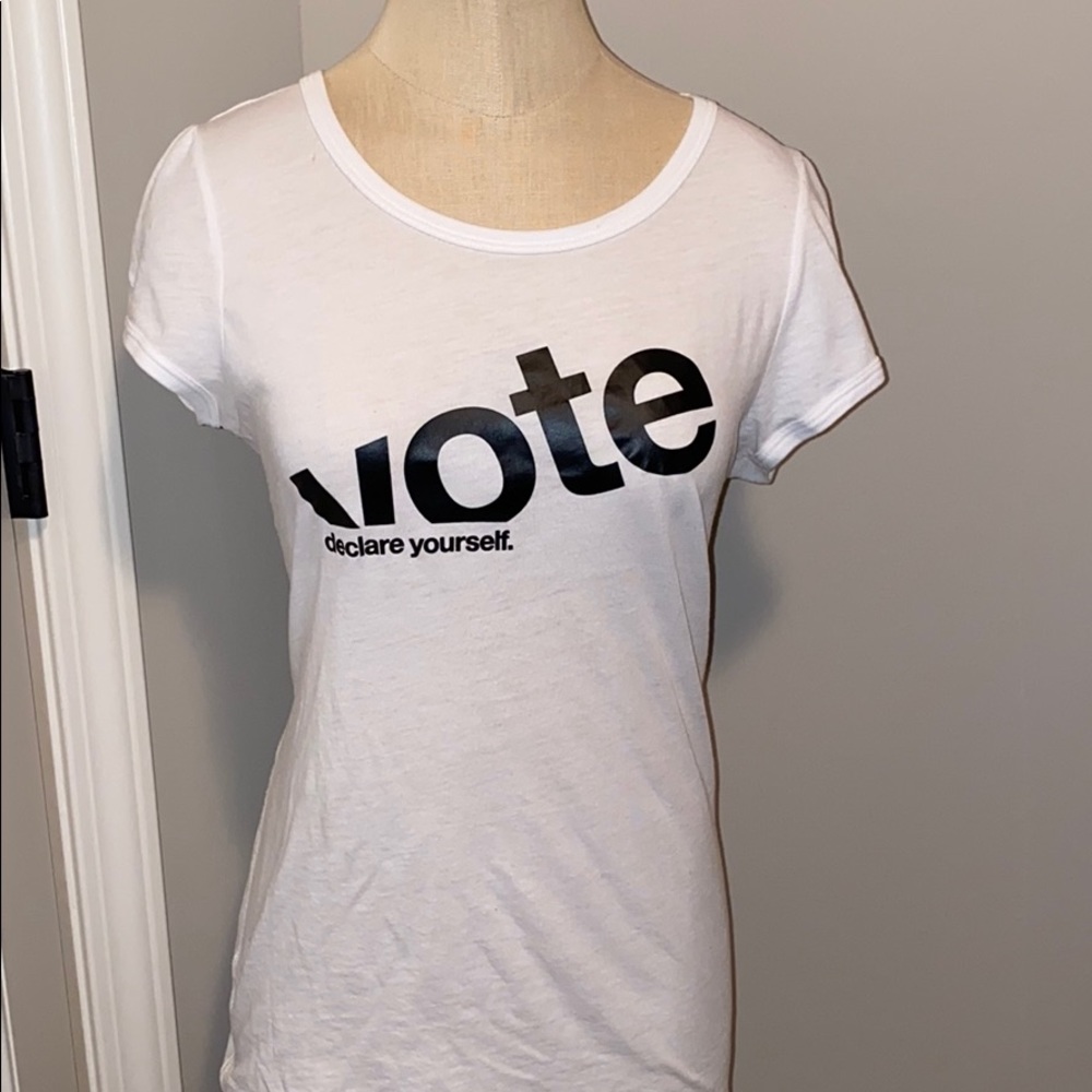 Size L White Graphic Tee